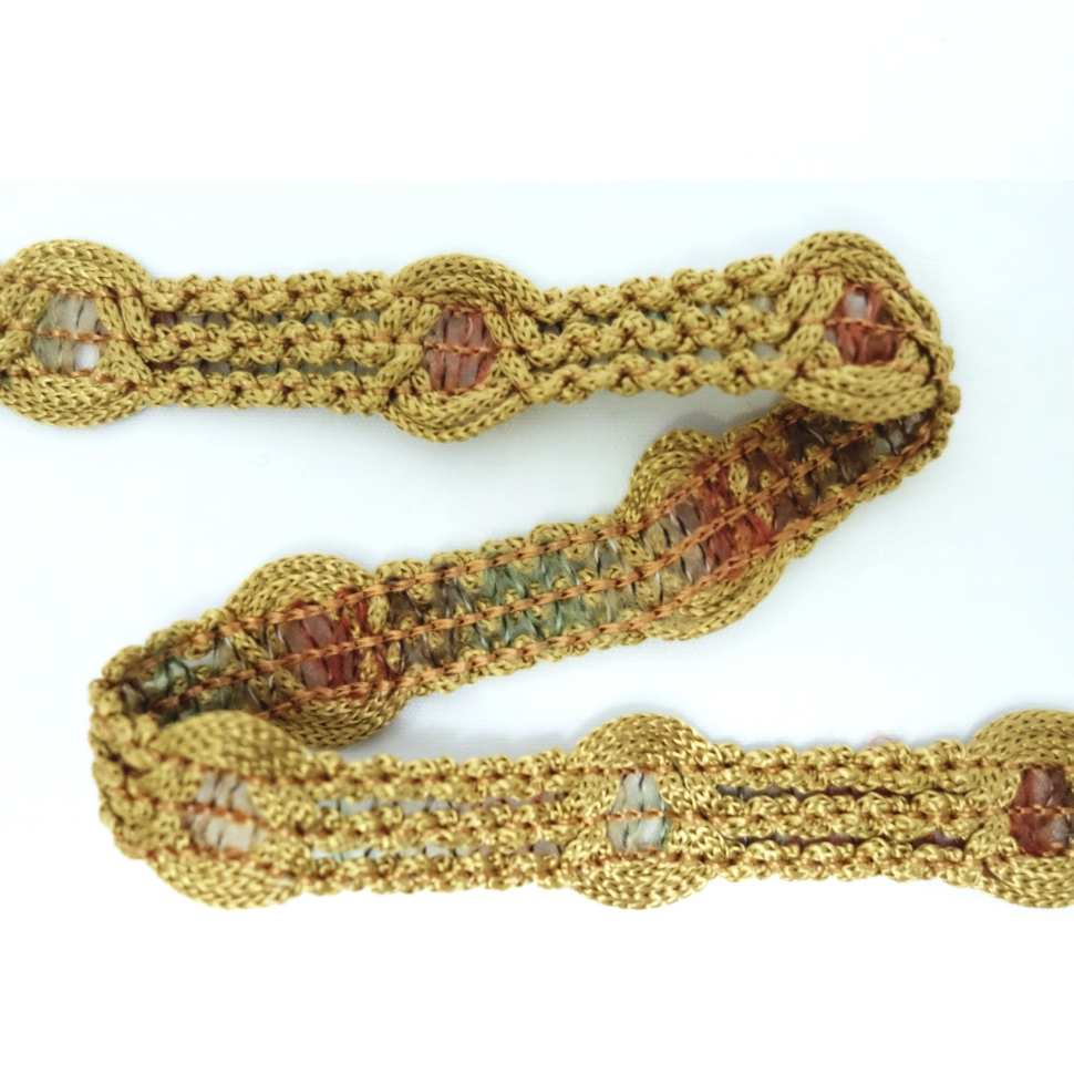 Trenza rigida de color beige intenso